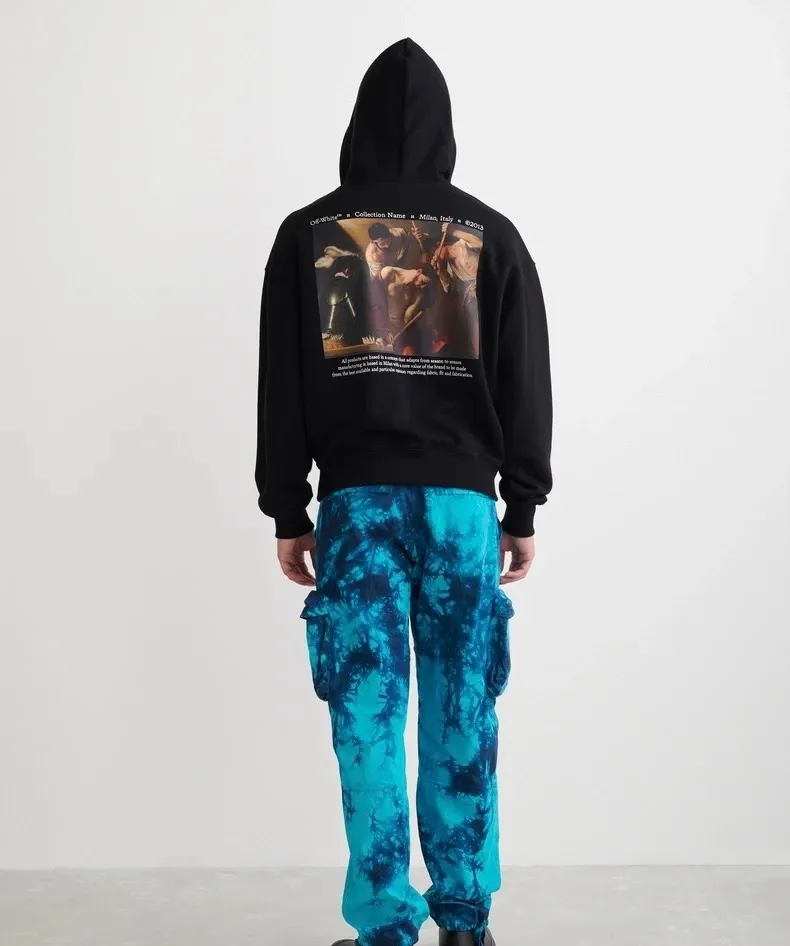 ♻️💯Upper body reference model picture❤️22SS approved version OFFWHITE (OW) Killing and being killed, punishment and sanctity Caravaggio oil painting pure cotton color religious unisex autumn and winter pure cotton hoodie sweatshirt OW perfectly integrates classical literature and art and street culture, paying tribute to VA20SS. Baroqueism, Caravaggio's classic oil painting series, literary street temperament, and 19FW Monet oil paintings. This is also a replacement for Monet. There is a minimalist plain logo on the chest, and a large digital oil painting print on the back with Kornit digital direct inkjet printing. The picture is clear and the stripes transition is smooth. It has a strong religious color, a Vintage style in line with the tone of the Renaissance, and an ultra-clear texture. The fabric is made of 480g combed cotton terry fabric, which has a full drape. Warm and comfortable!  Color: Black Size: XS-L P:390